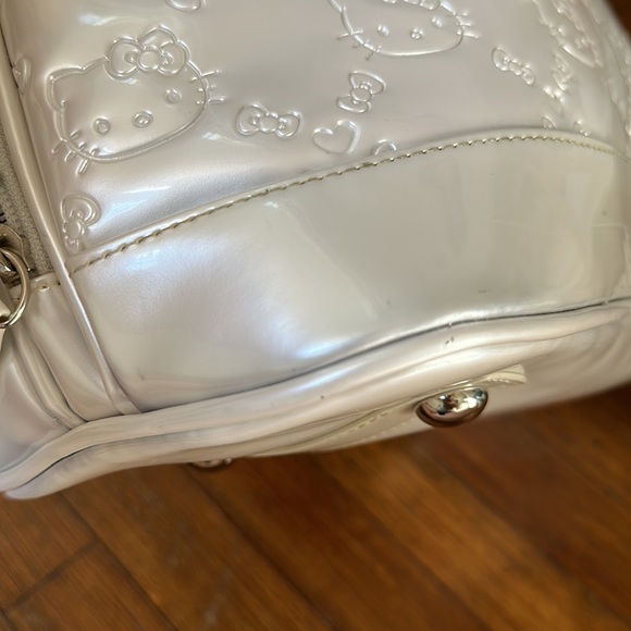 Hello Kitty Pearl Loungefly Designer Tote - Picture 7 of 16